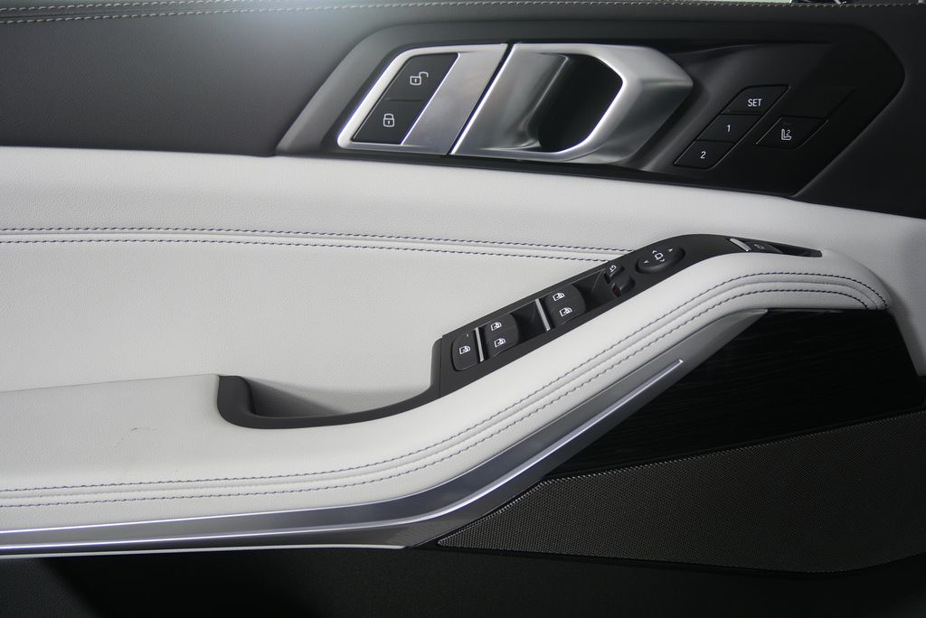 Thumbnail: 2026 BMW X5 - 8