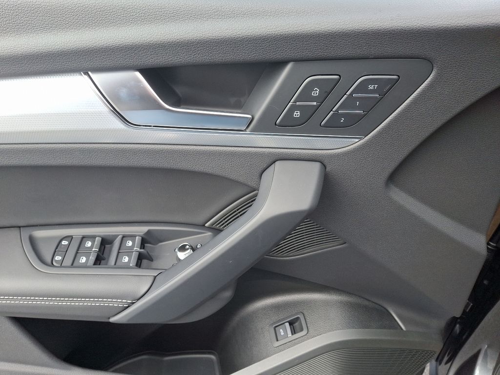 2025 Audi Q5  9