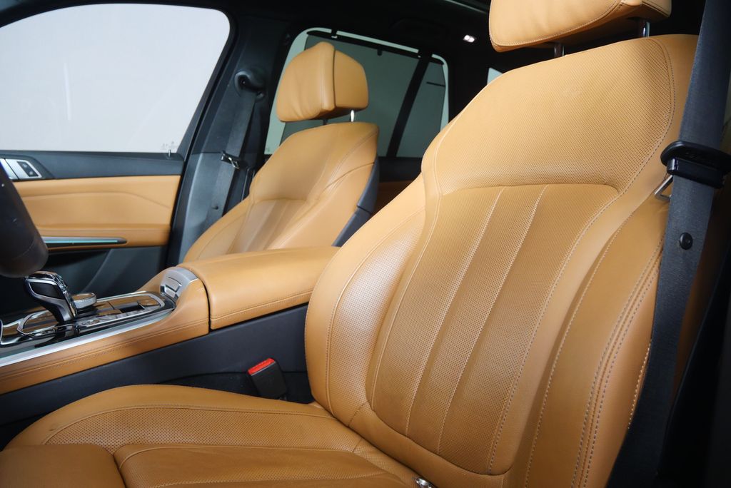 Thumbnail: 2020 BMW X5 - 10