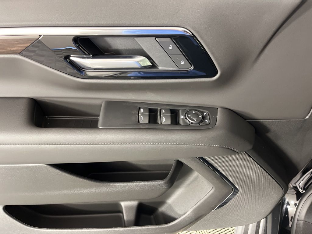 Thumbnail: 2026 Chevrolet Tahoe - 25