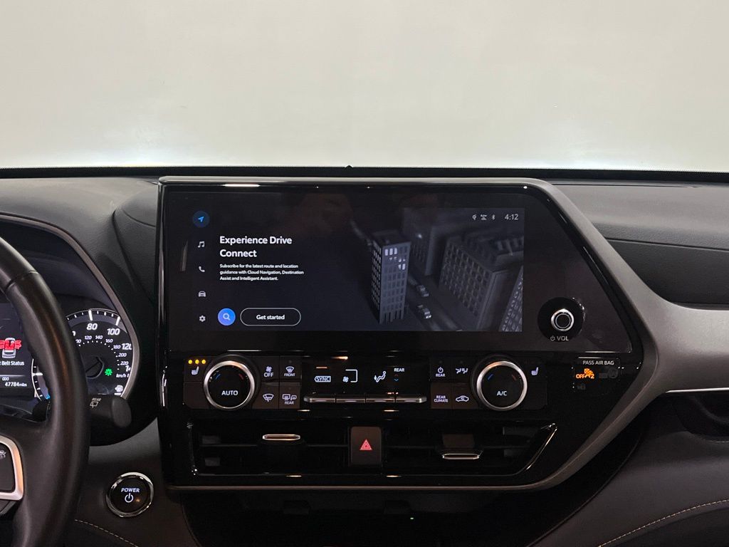 2023 Toyota Highlander Hybrid Bronze Edition