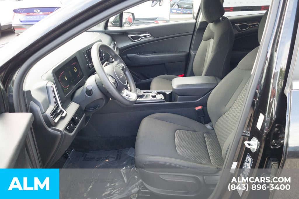 2024 Kia Sportage LX photo 12