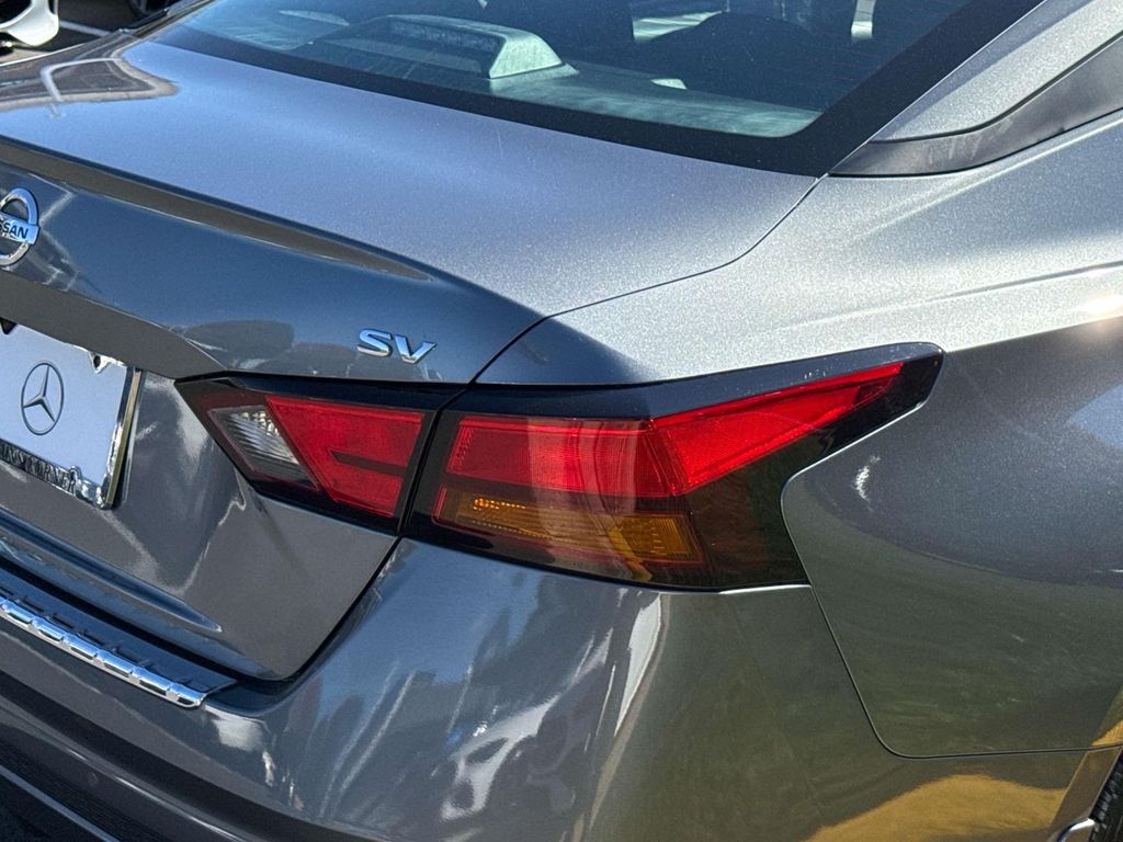 Thumbnail: 2022 Nissan Altima - 8