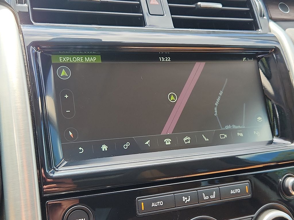 Thumbnail: 2020 Land Rover Discovery - 17