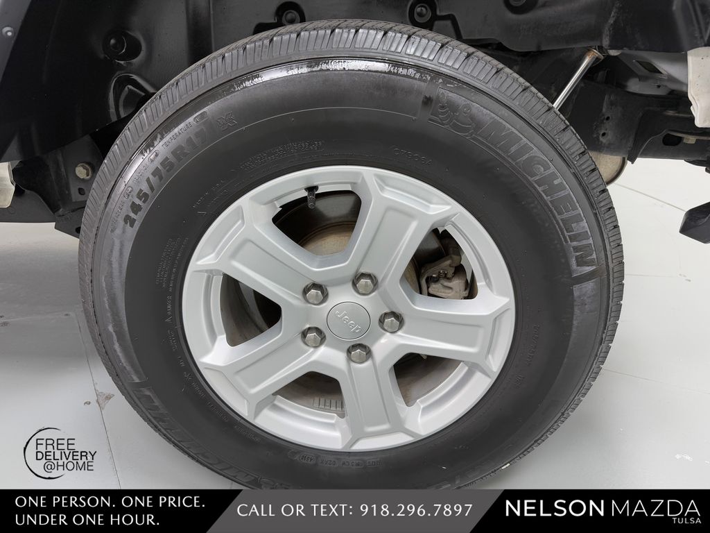 Used 2019 White Jeep Unlimited Sport S image 12