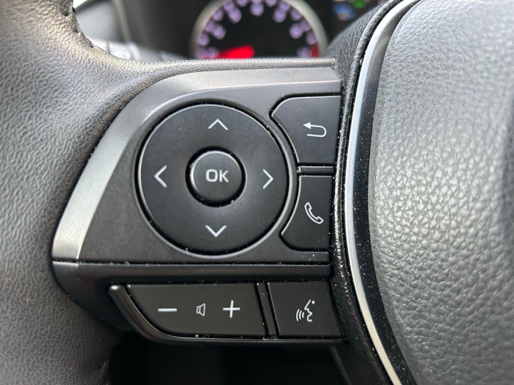 Thumbnail: 2022 Toyota RAV4 - 24