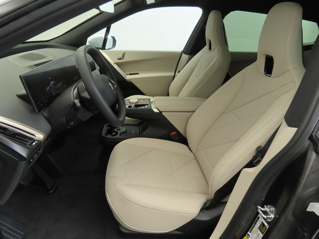 2025 BMW iX xDrive50 19