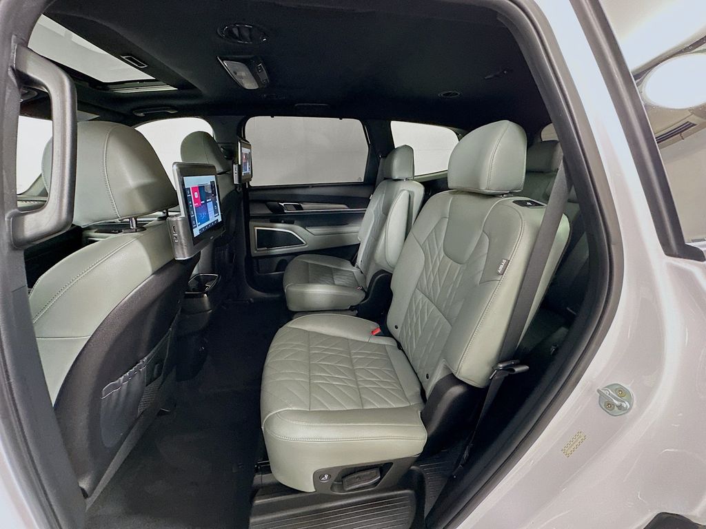 Thumbnail: 2023 Kia Telluride - 25