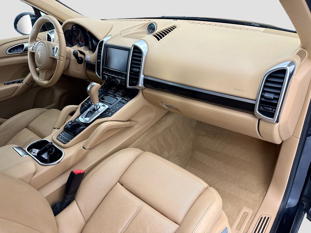 Thumbnail: 2014 Porsche Cayenne - 15