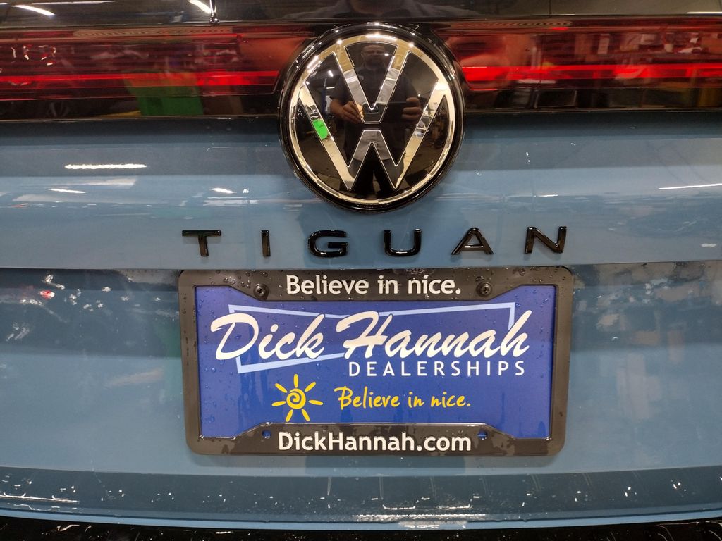 2025 Volkswagen Tiguan 2.0T SE R-Line Black