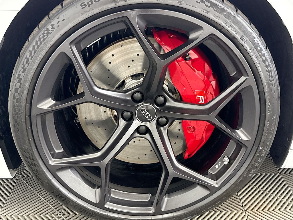 Thumbnail: 2025 Audi RS 6 - 31