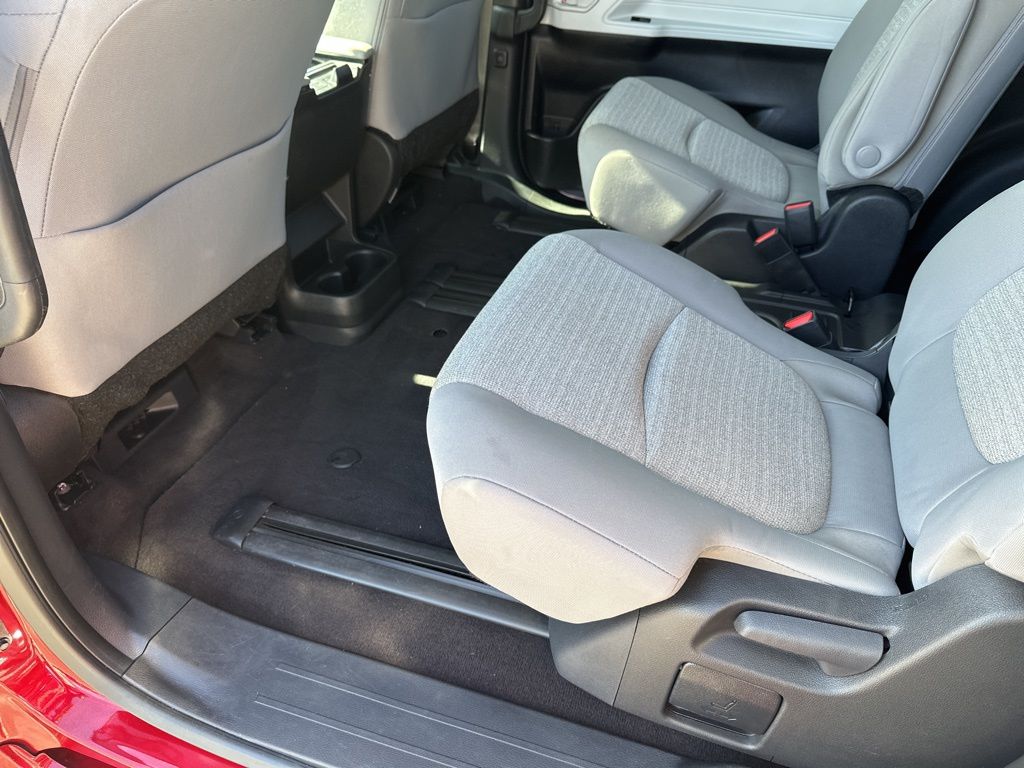 Used Car 2025 Toyota Sienna  Le For Sale Under $40,000 In Austin, Texas