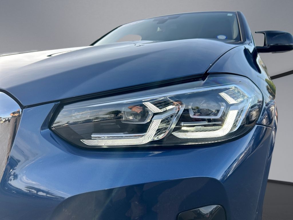 Thumbnail: 2025 BMW X4 - 32