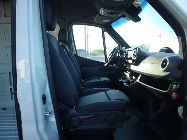 Thumbnail: 2026 Mercedes-Benz Sprinter - 20