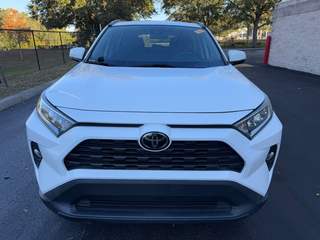 2020 Toyota RAV4 XLE 8