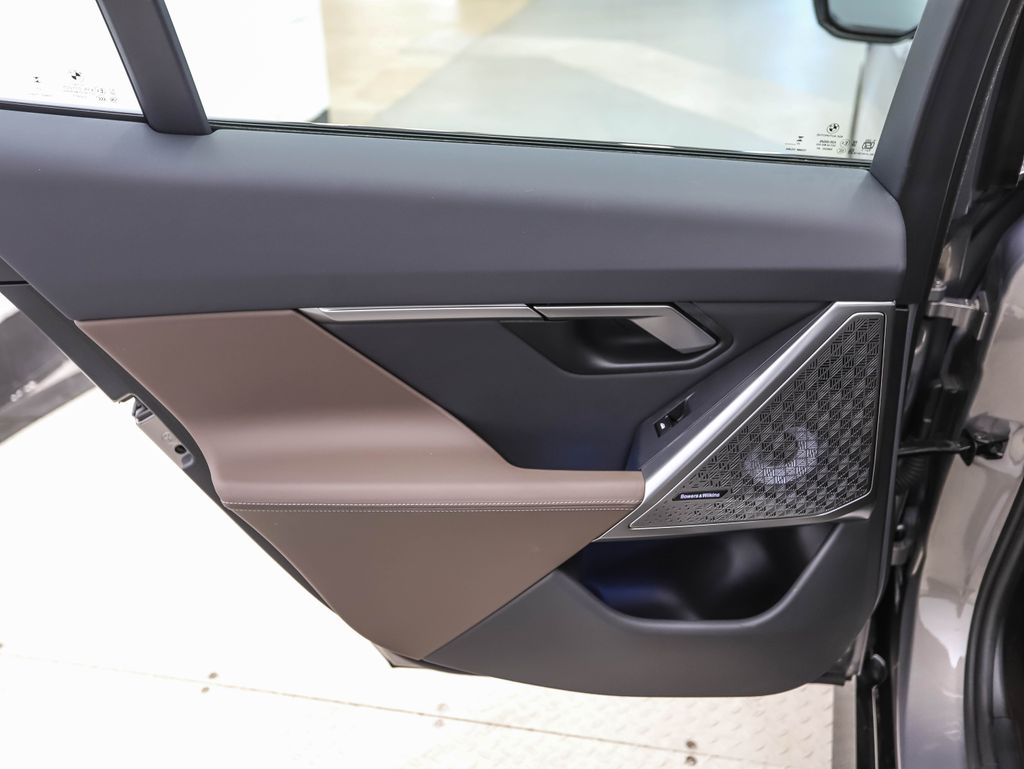 2024 BMW i5 M60 19