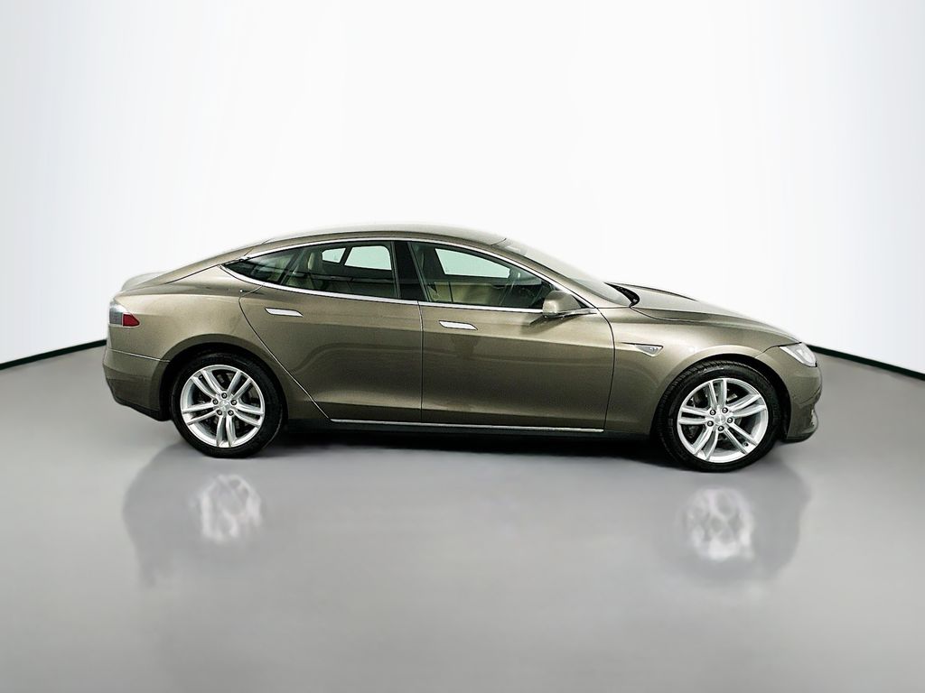 2015 Tesla Model S  4