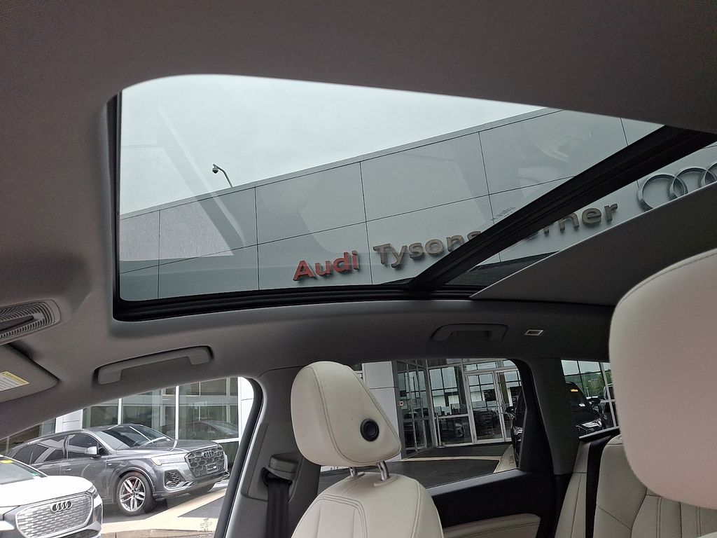 Thumbnail: 2025 Audi Q6 e-tron - 14