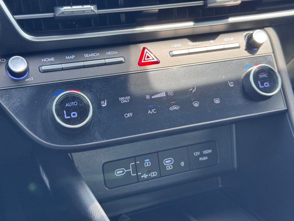 HyundaiSonata Hybrid12
