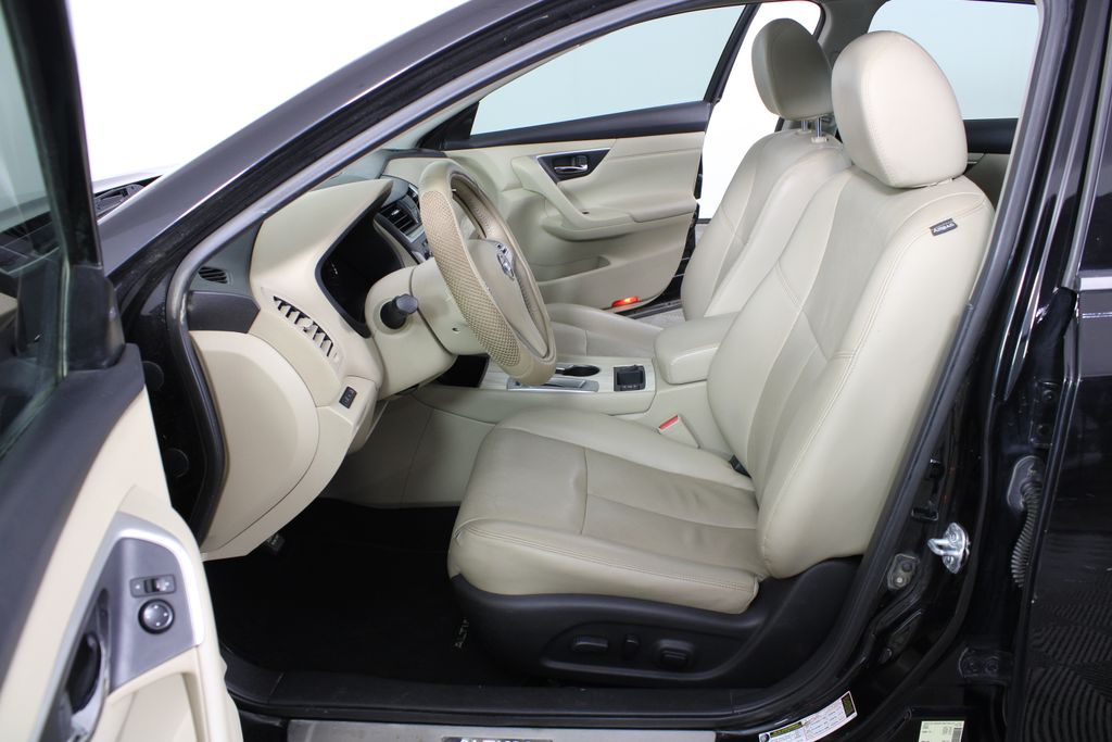 Used 2016 Nissan Altima for sale in 