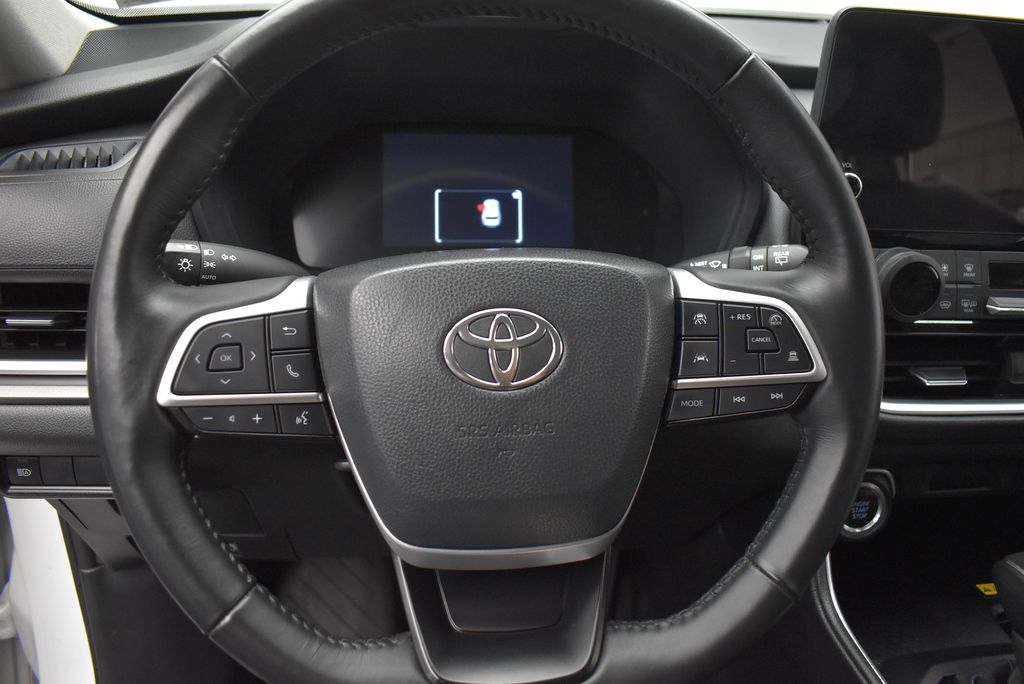 Thumbnail: 2024 Toyota Grand Highlander - 17