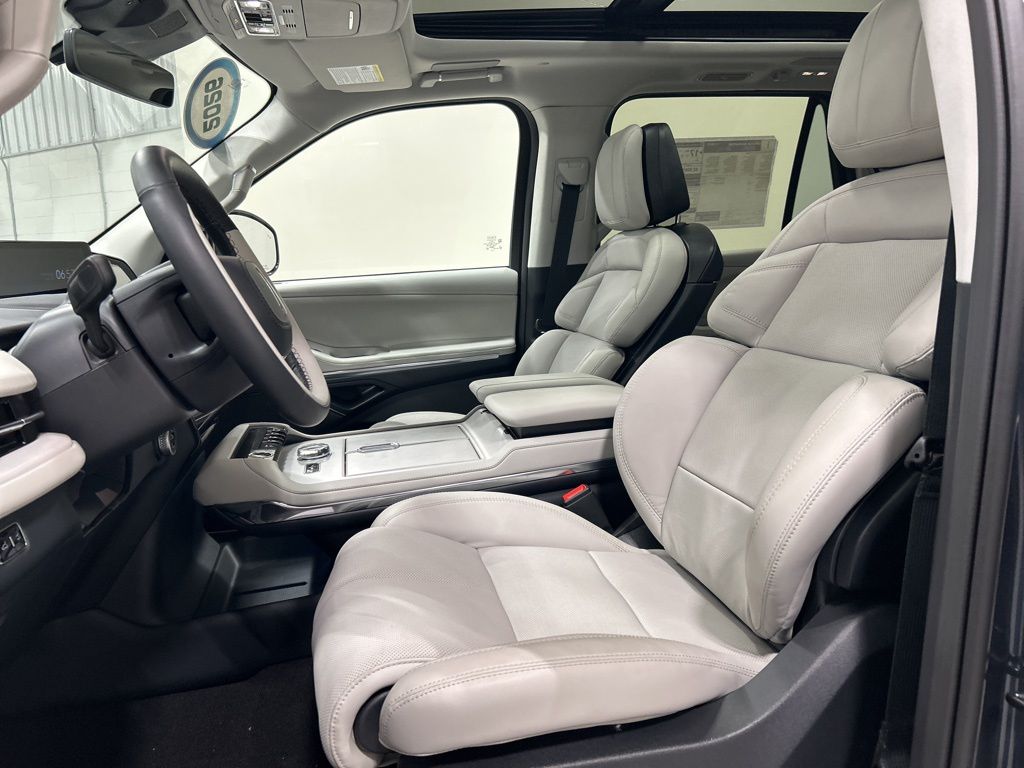 new 2026 Lincoln Navigator L car, priced at $109,365
