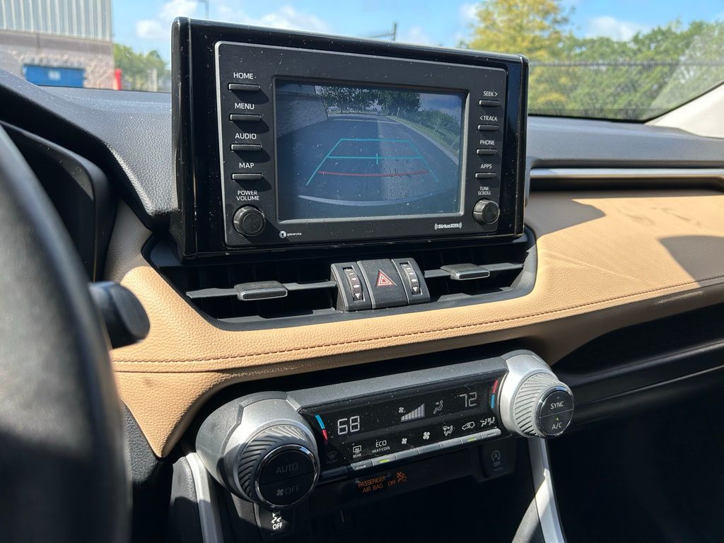 2021 Toyota RAV4 XLE Premium 20