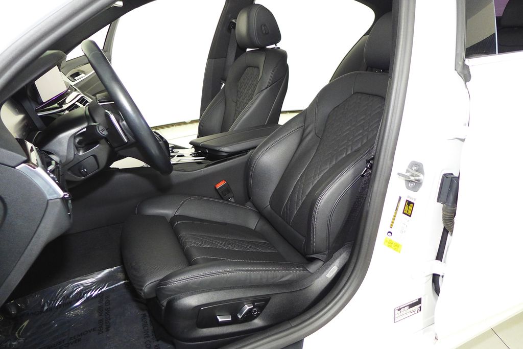 Thumbnail: 2022 BMW 5 Series - 21