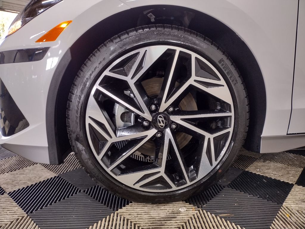 2025 Hyundai IONIQ 6 SEL