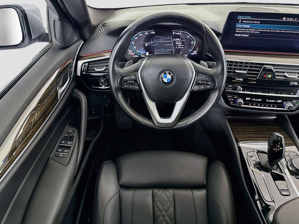 Thumbnail: 2021 BMW 5 Series - 10