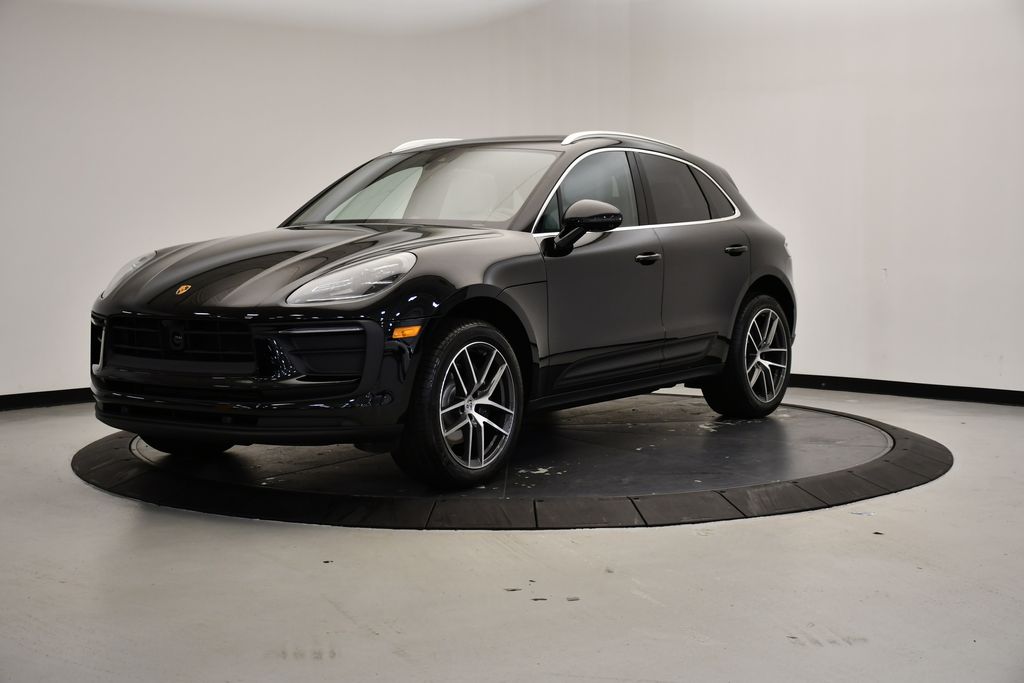 Thumbnail: 2026 Porsche Macan - 1
