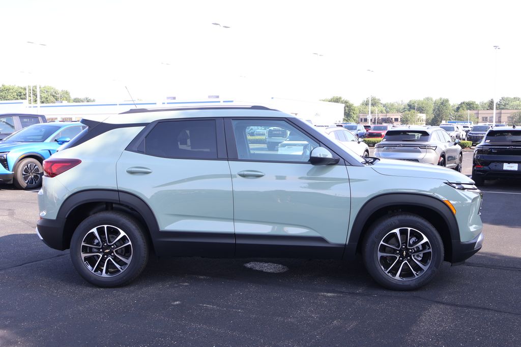 Thumbnail: 2026 Chevrolet TrailBlazer - 9