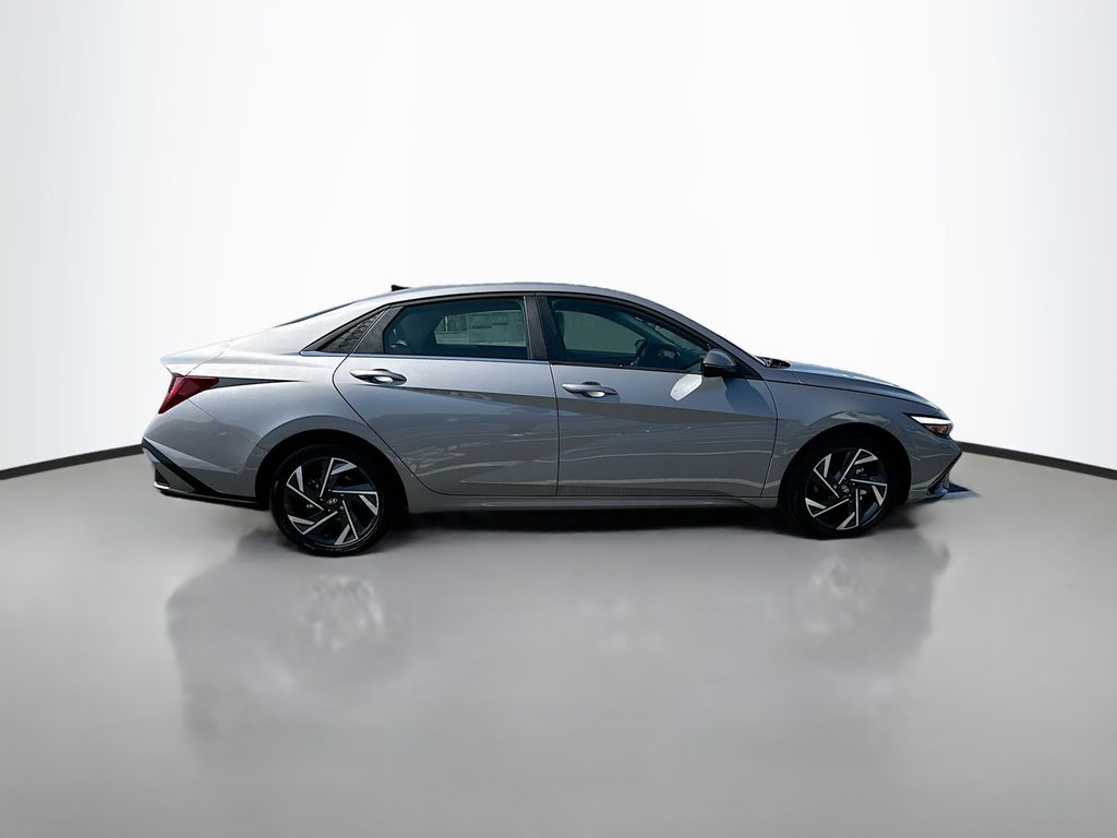 2025 Hyundai Elantra Limited Edition 4