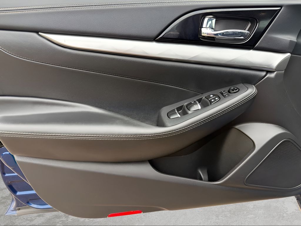 2023 Nissan Maxima