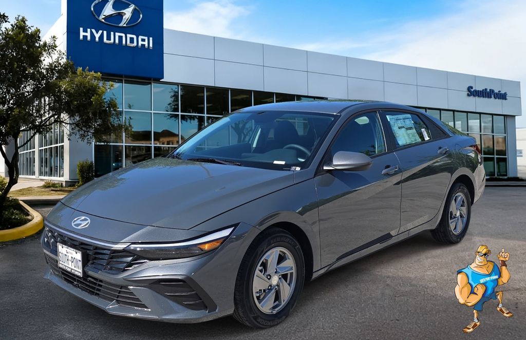 Gray 2026 Hyundai Elantra Sedan Front-Wheel Drive Continuously Variable Transmission