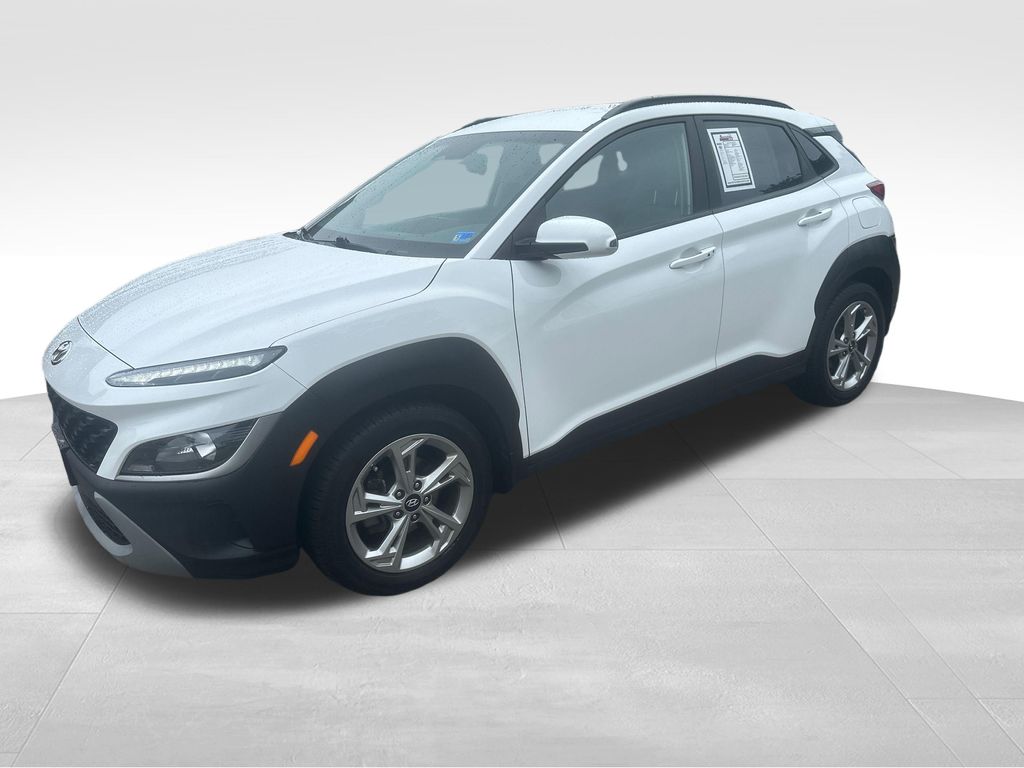 Used 2023 White Hyundai SEL image 2