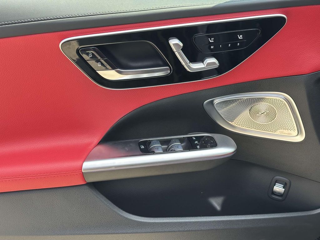 Thumbnail: 2025 Mercedes-Benz C-Class - 21