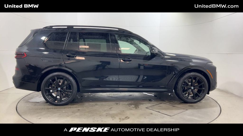 Thumbnail: 2026 BMW X7 - 9