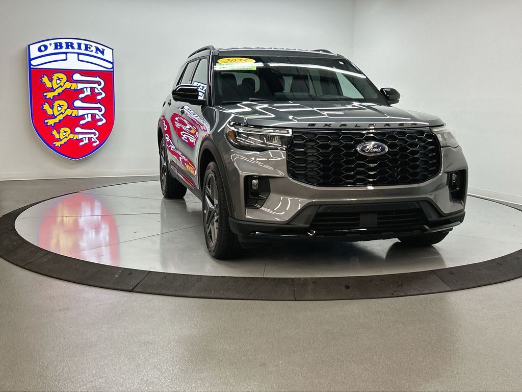 2025 Ford Explorer ST-Line AWD