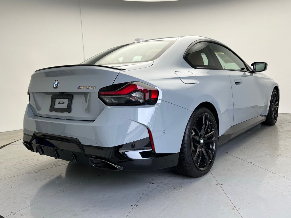 Thumbnail: 2024 BMW 2 Series - 3