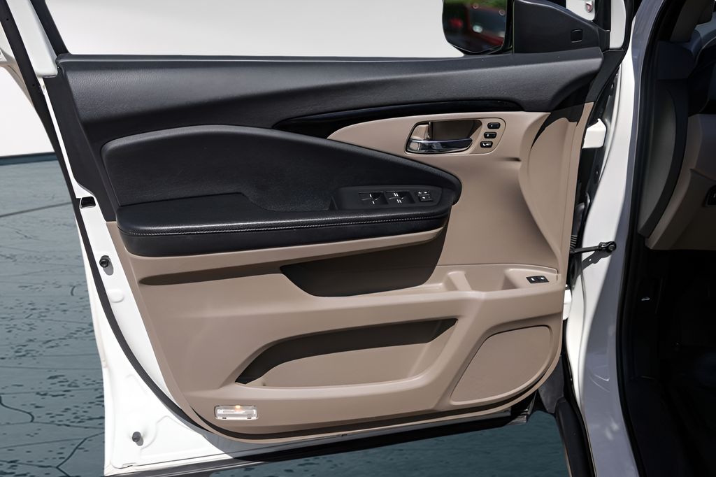 Used Car 2019 Honda Pilot  Elite For Sale Under $30,000 In Austin, Texas