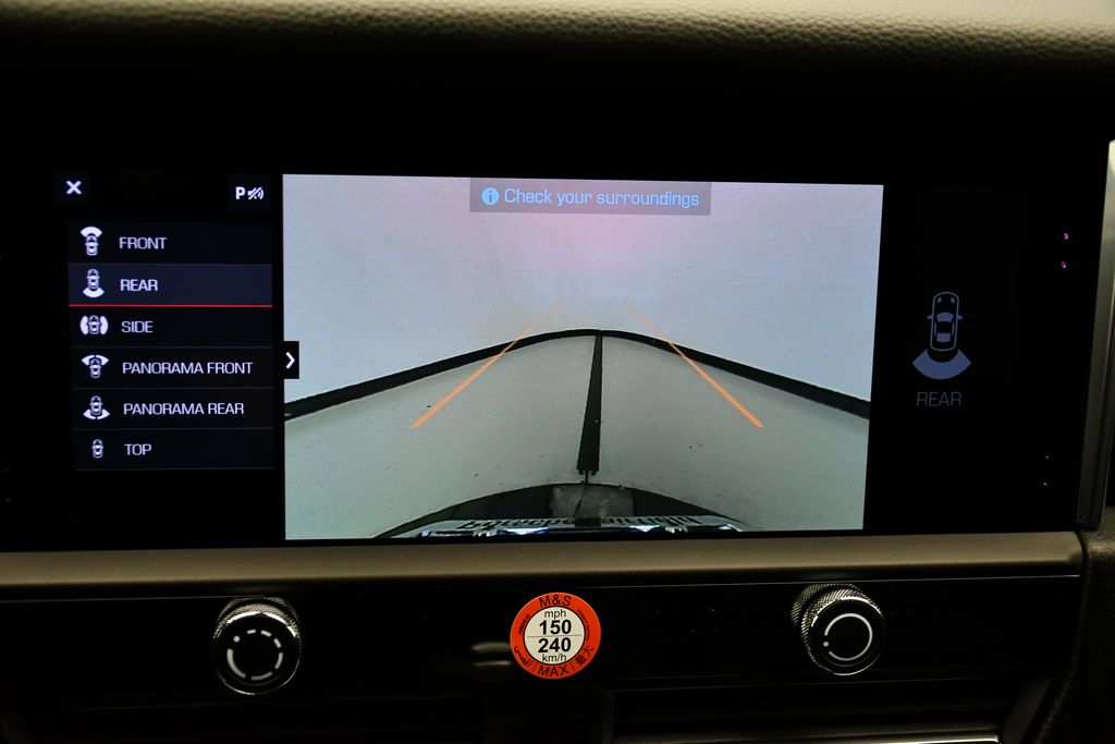 Thumbnail: 2026 Porsche Macan - 32