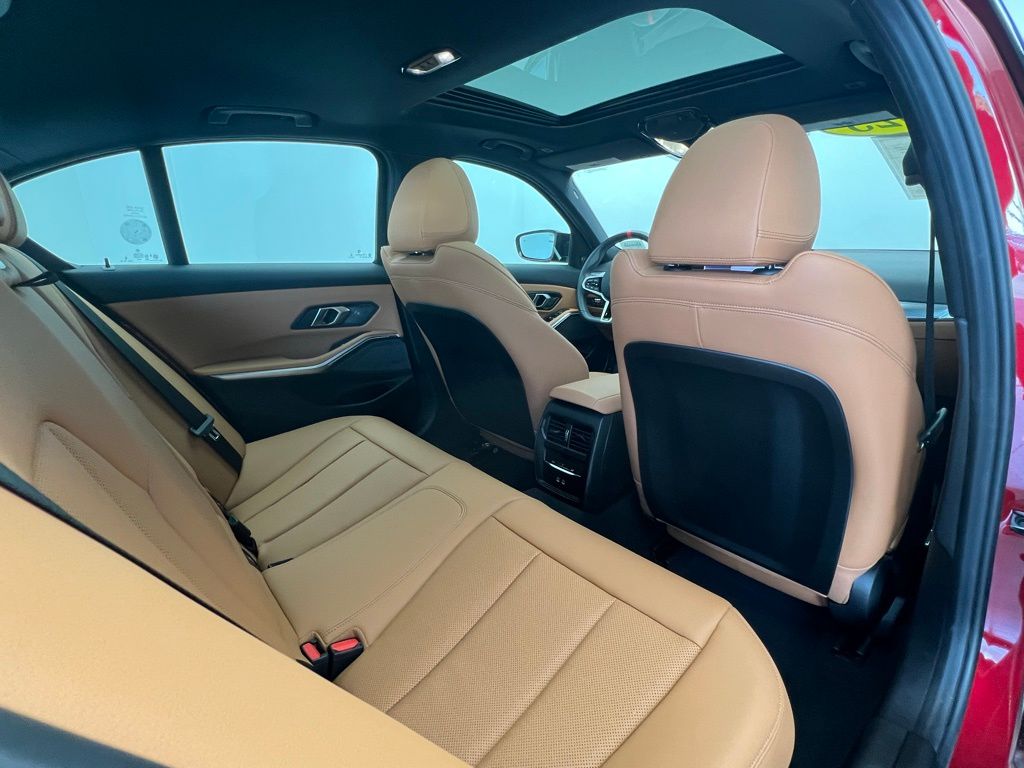 Thumbnail: 2025 BMW 3 Series - 8