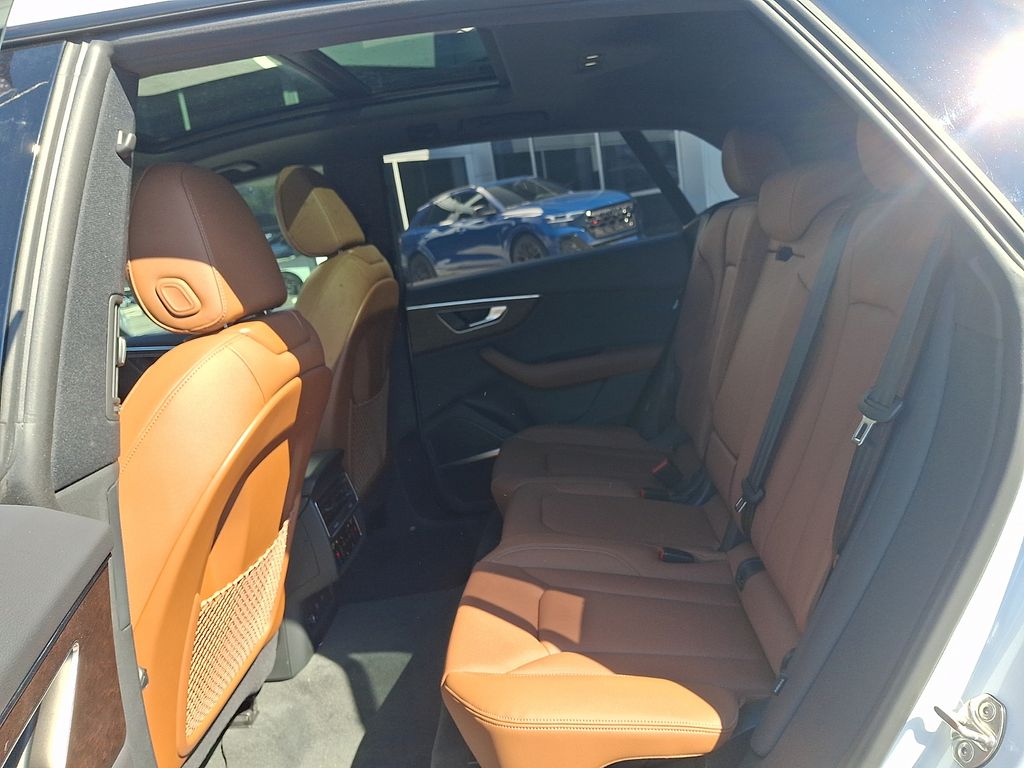 Thumbnail: 2027 Audi Q8 - 7