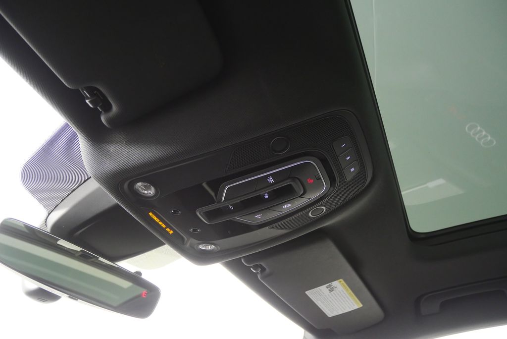 Thumbnail: 2018 Audi SQ5 - 19