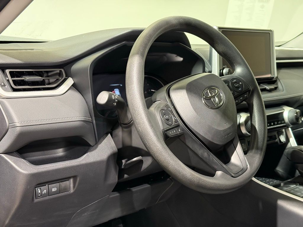 Thumbnail: 2025 Toyota RAV4 - 17