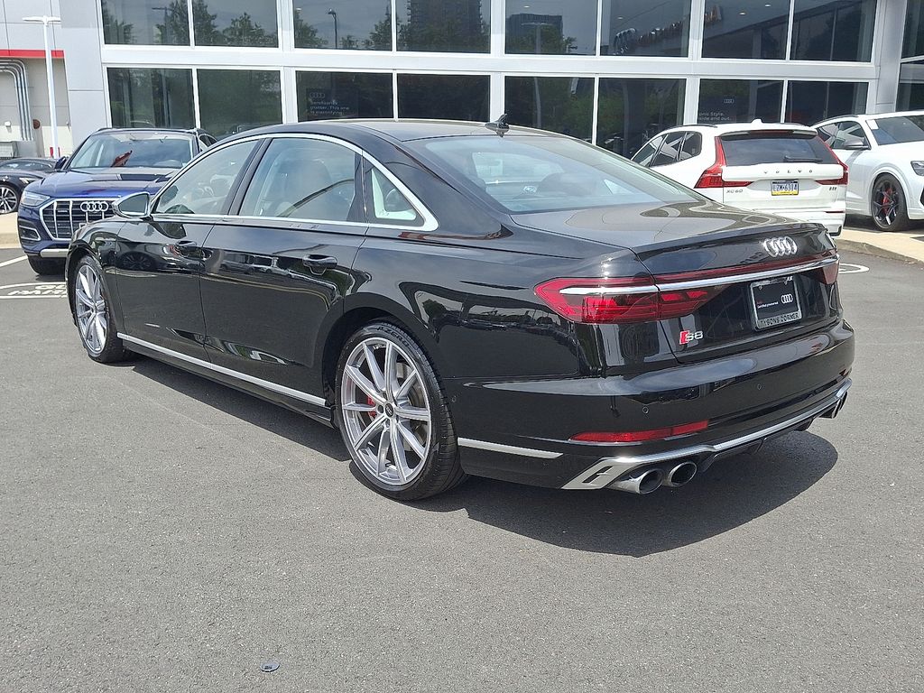 2022 Audi S8 4.0T 6
