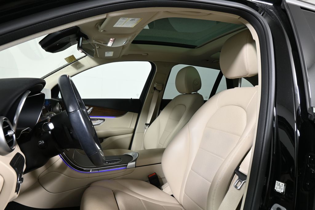 Thumbnail: 2022 Mercedes-Benz GLC - 15