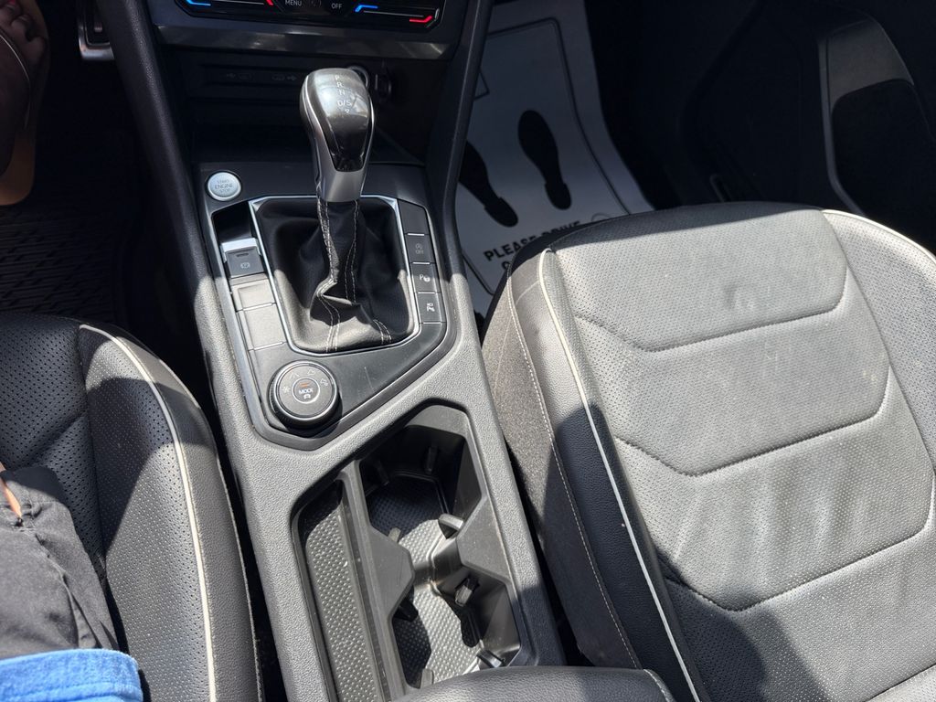 2022 Volkswagen Tiguan 2.0T SEL R-Line White at South Hills Kia