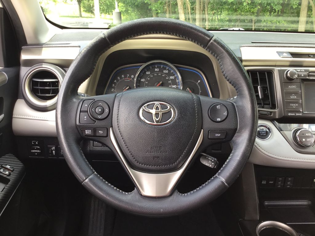 Thumbnail: 2013 Toyota RAV4 - 15